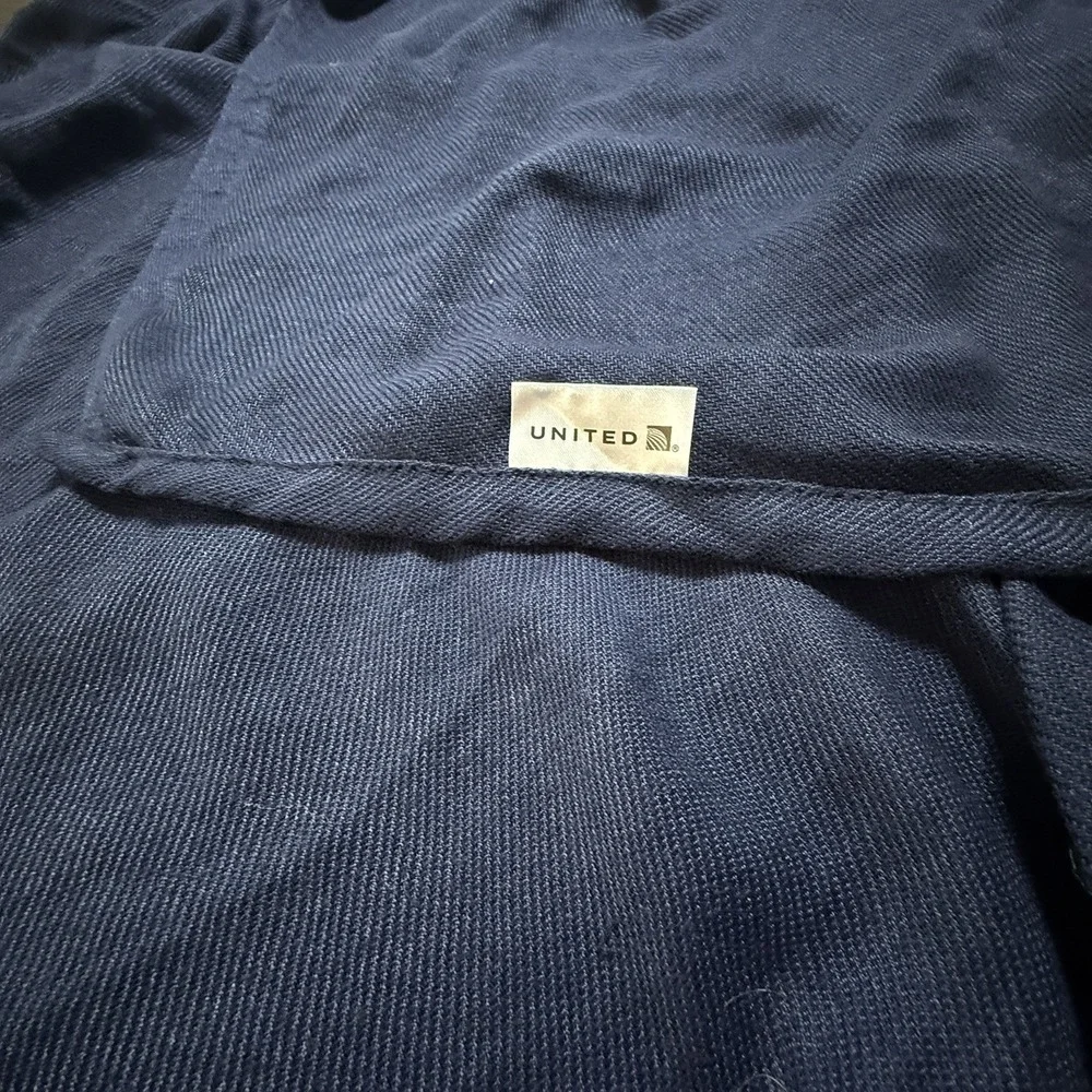 United Airlines Navy Blue Travel Blanket 34.5